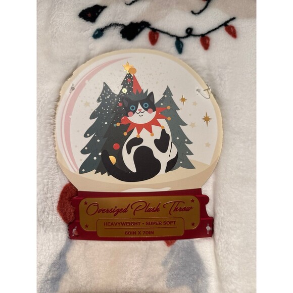 Viral CATS & CHRISTMAS FUN THROW BLANKET - Picture 2 of 7